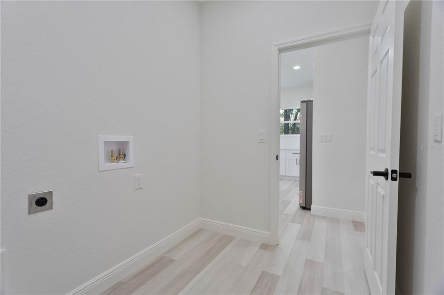 Spacious, unfurnished interior of a new home in , Ocala (Image 15).