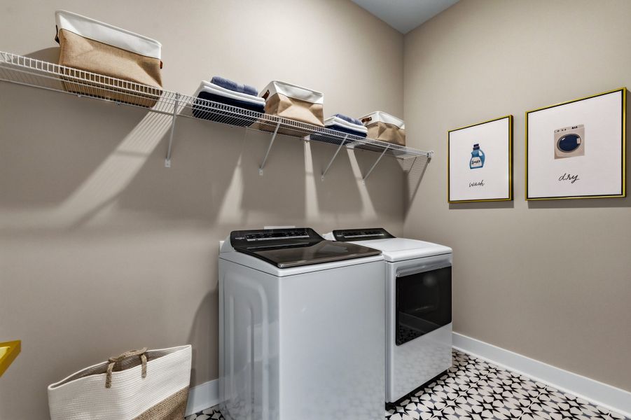 Representative interior finishes for a home built from the Sterling by Beazer Homes in Marshfield, Longs (Image 18).