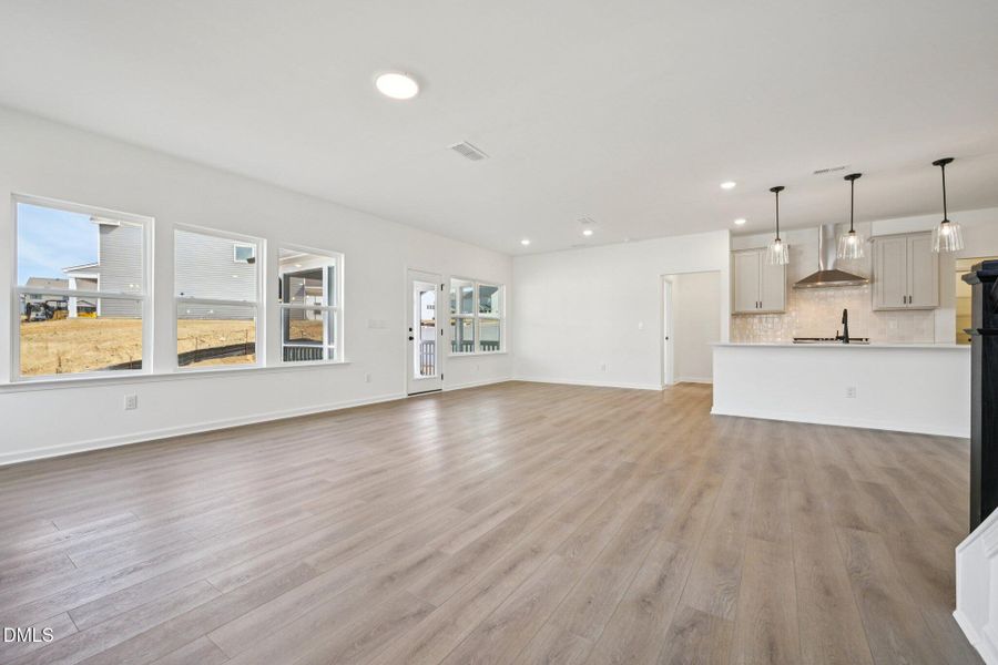 11-web-or-mls-Compeer Wy-S0603-011