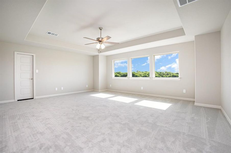 Spacious, unfurnished interior of a new home in , Waxahachie (Image 32).