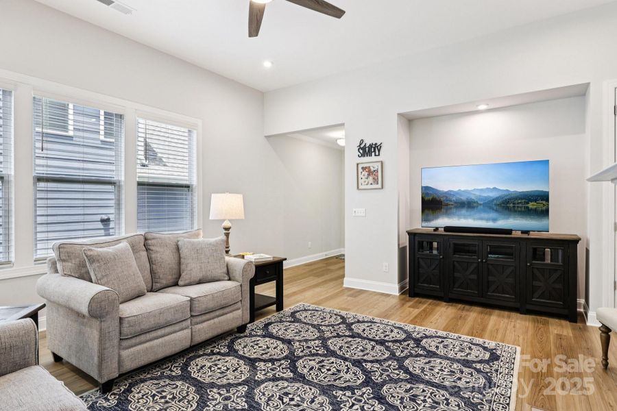 Furnished interior view inside a new home in Handsmill on Lake Wylie, York (Image 5).