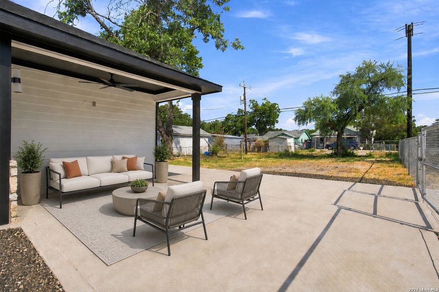 Exterior details and patio area of a home in , San Antonio (Image 20).