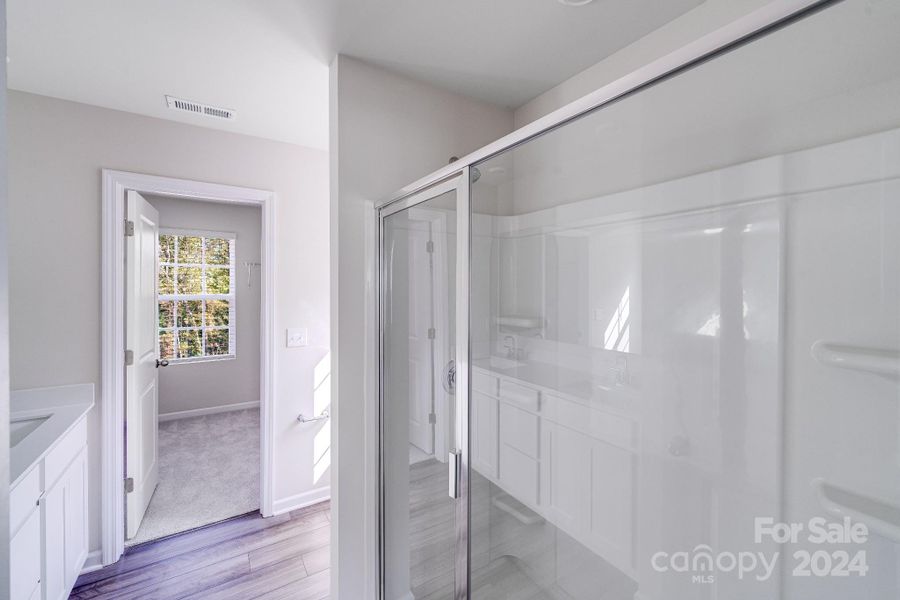 Owner's Bath w/ Walk-In Shower