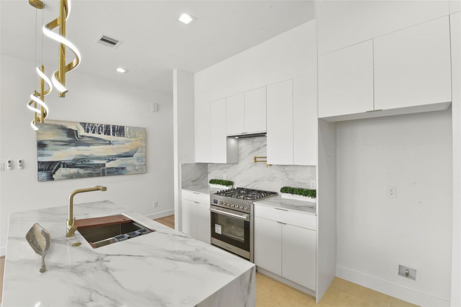 Furnished interior view inside a new home in , Houston (Image 16). Furnished interior view inside a new home in , Houston (Image 16).