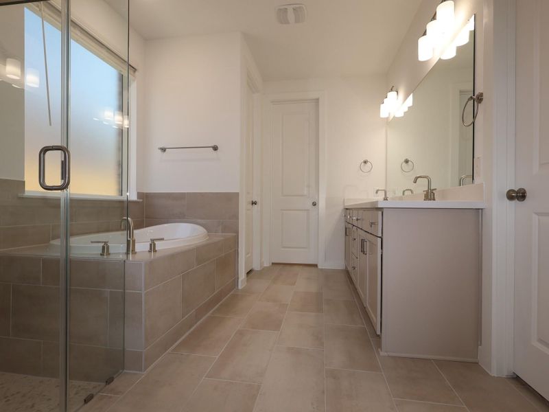 Furnished interior view inside a new home in Barksdale, Leander (Image 11).