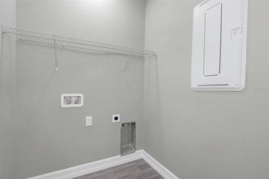 Spacious, unfurnished interior of a new home in , Tampa (Image 39).