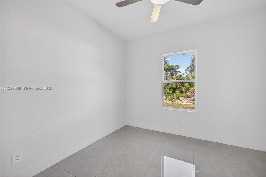Spacious, unfurnished interior of a new home in , Lehigh Acres (Image 26).