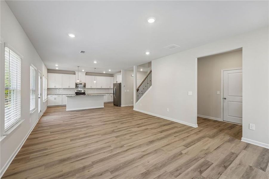 Spacious, unfurnished interior of a new home in Ivey Township, Dallas (Image 55).