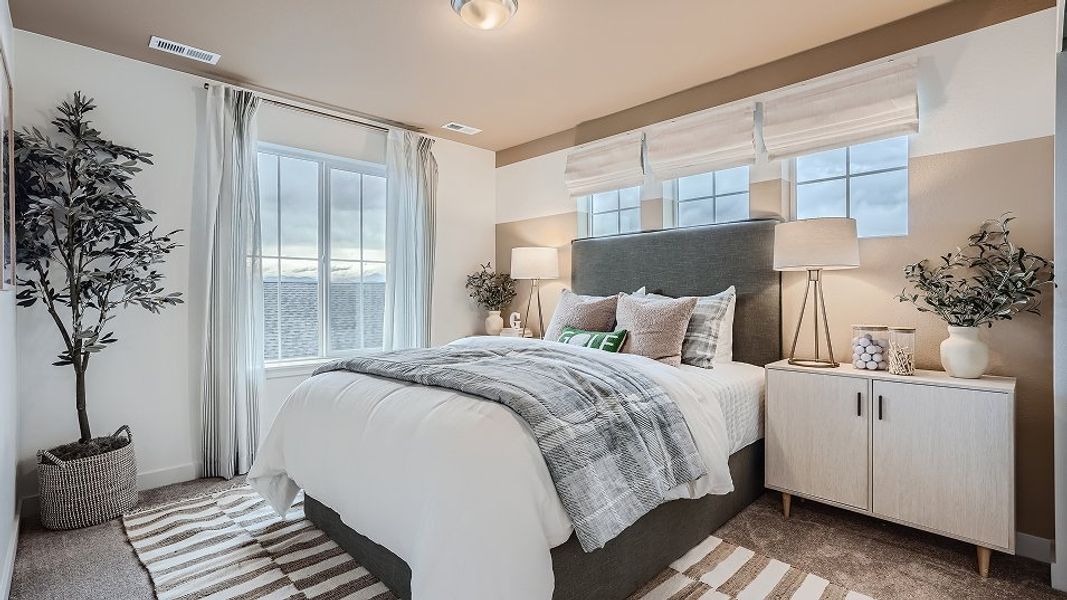 050125 2628 Chelton Opt Bed4 F2 Base4