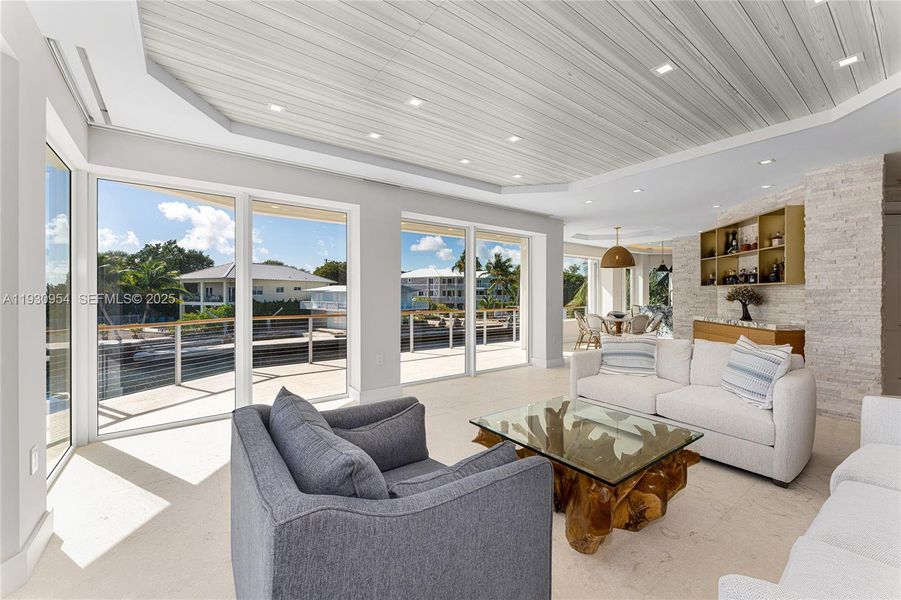 Exterior details and patio area of a home in , Key Largo (Image 33).