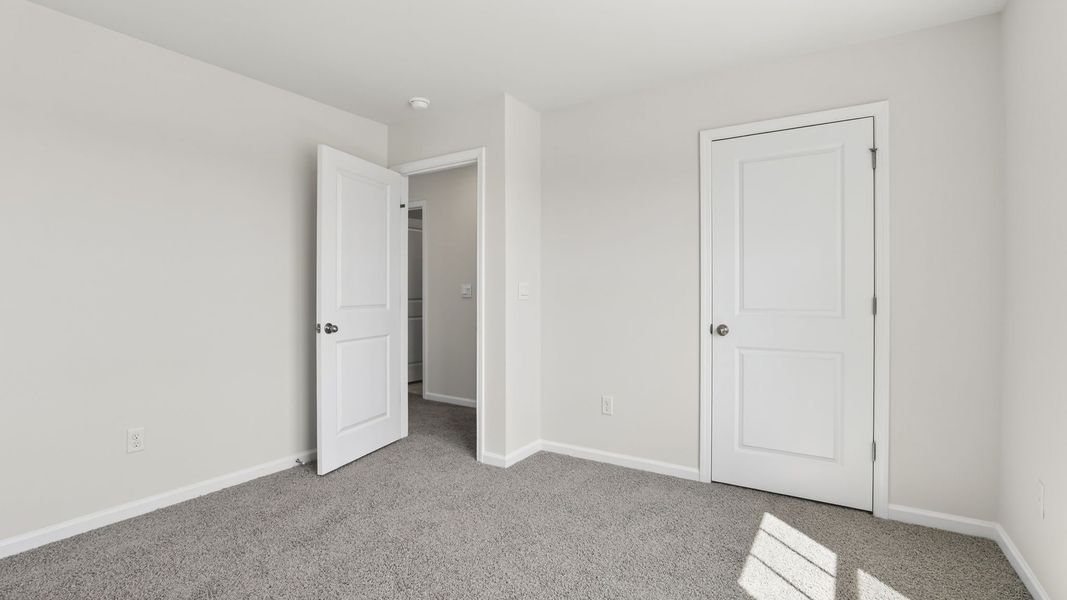 Spacious, unfurnished interior of a new home in Hunters Ridge, Woodruff (Image 23).