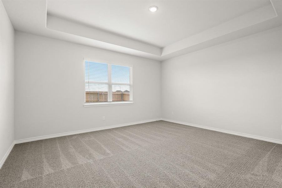 Spacious, unfurnished interior of a new home in Sycamore Landing, Fort Worth (Image 9).