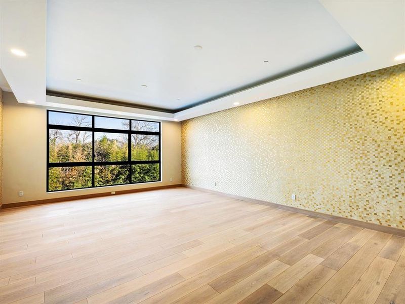 Spacious, unfurnished interior of a new home in , Dallas (Image 13).