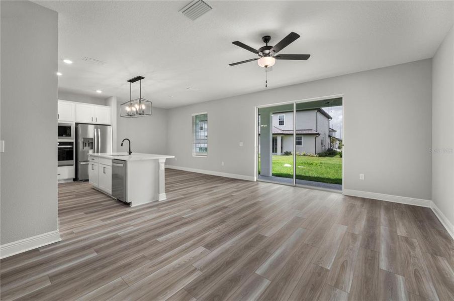 Spacious, unfurnished interior of a new home in Reunion Village, Kissimmee (Image 12).