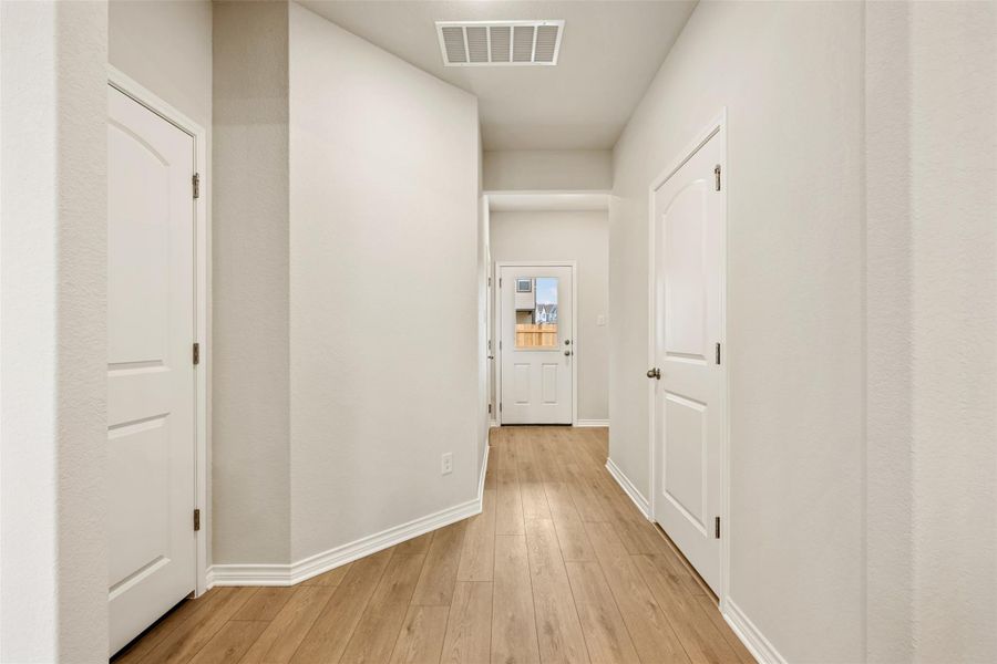 Representative images and renderings are for illustrative purposes. Actual structural options and design finishes of home may vary.