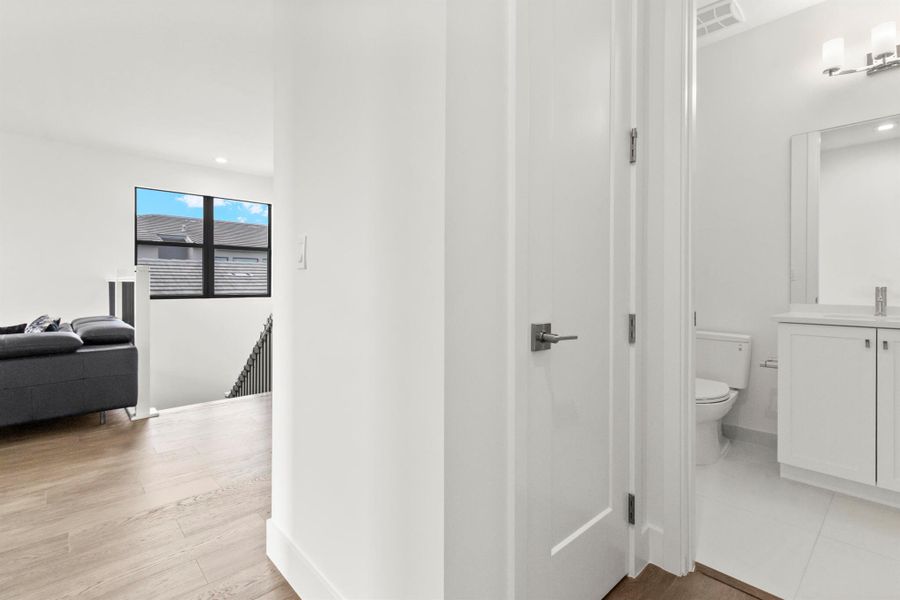 Spacious, unfurnished interior of a new home in , Boca Raton (Image 84). Spacious, unfurnished interior of a new home in , Boca Raton (Image 84).