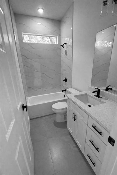 Furnished interior view inside a new home in , Ocala (Image 8).