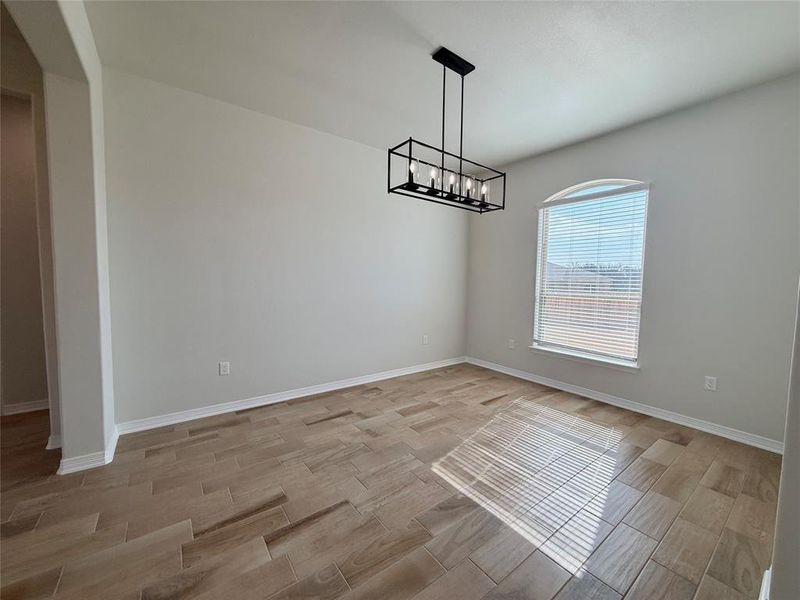 Spacious, unfurnished interior of a new home in , Lorena (Image 25).