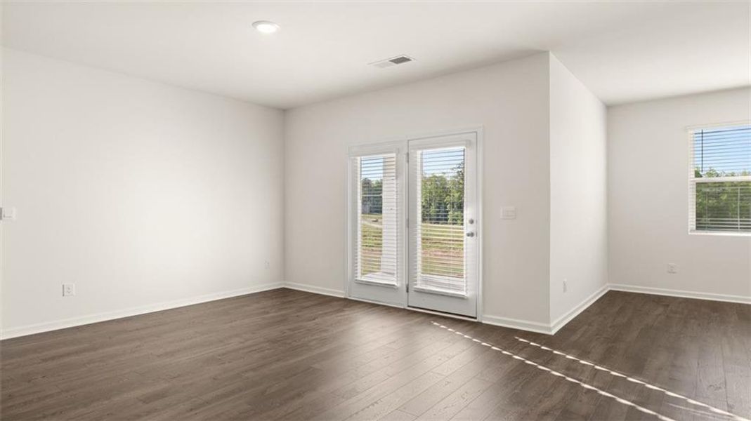 Spacious, unfurnished interior of a new home in Poplar Preserve, Newnan (Image 17).