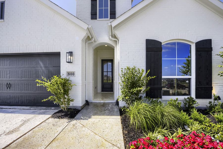 800 Blackberry - Front Entryway 800 Blackberry - Front Entryway