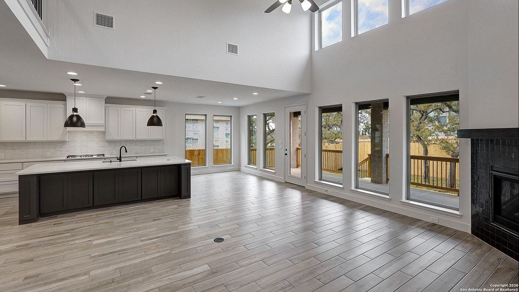 Spacious, unfurnished interior of a new home in Ranches At Creekside 55', Boerne (Image 32).