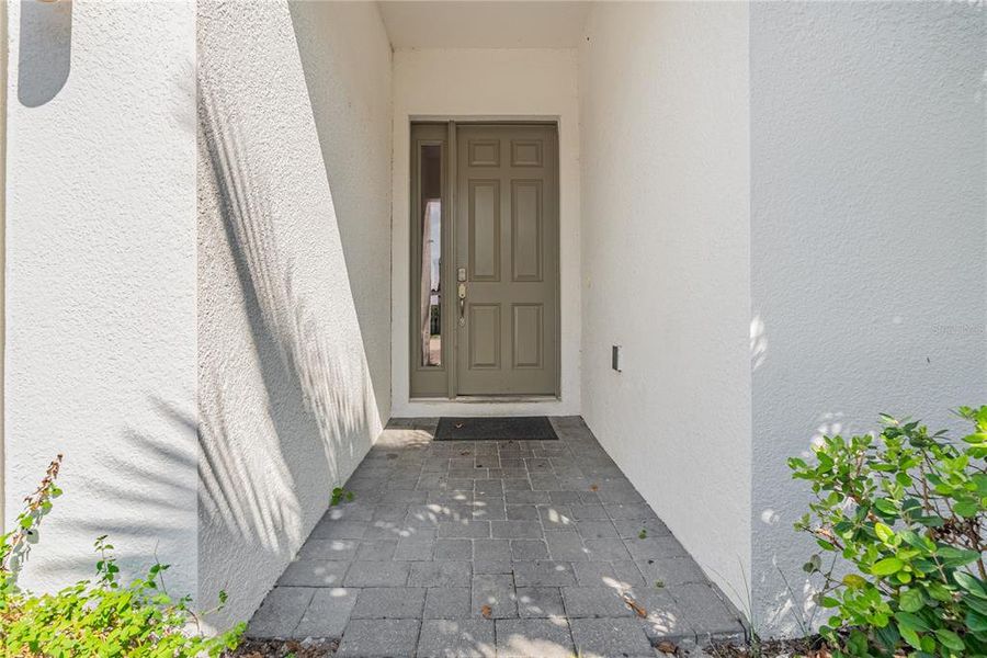 Exterior details and patio area of a home in , Kissimmee (Image 2).