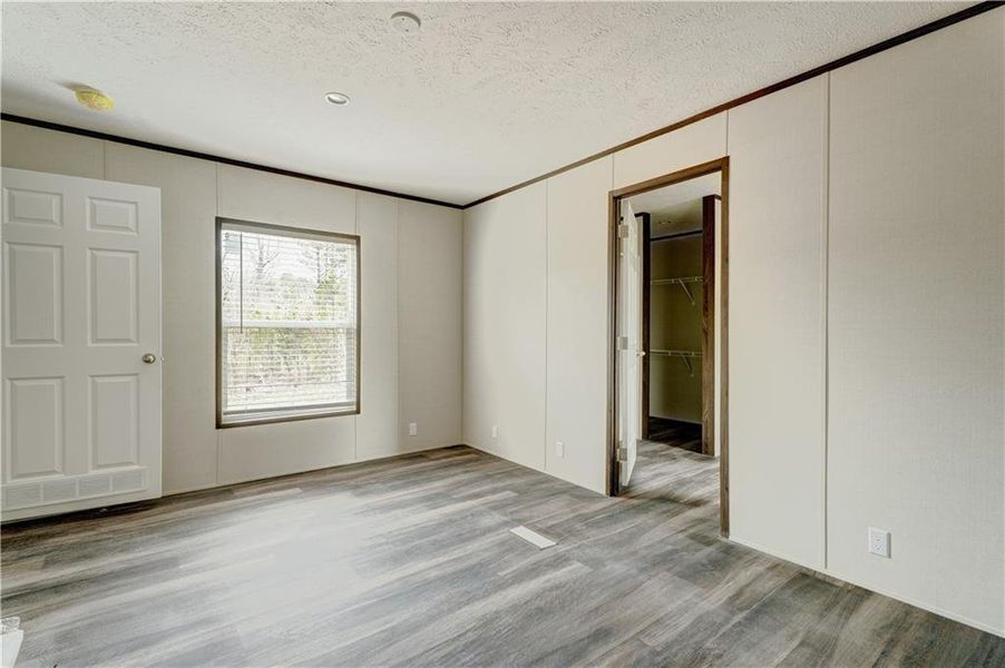 Spacious, unfurnished interior of a new home in , Ellijay (Image 15).