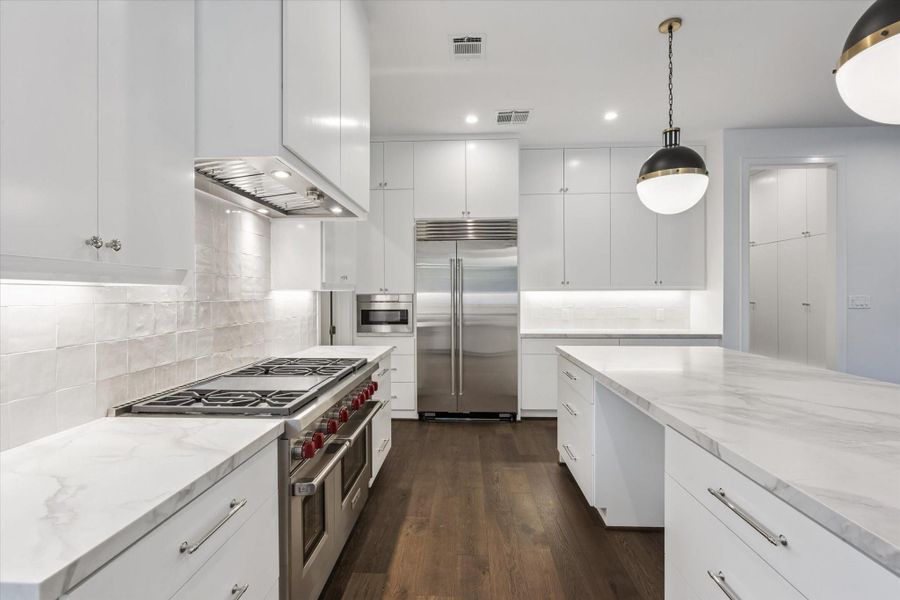 Furnished interior view inside a new home in , Houston (Image 14).