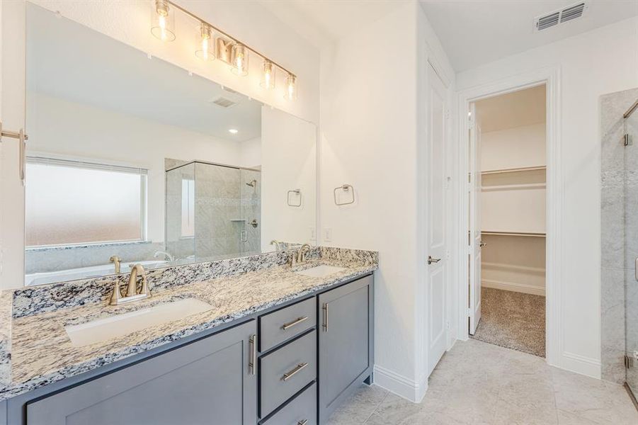 Furnished interior view inside a new home in Ridgepoint, Midlothian (Image 20).