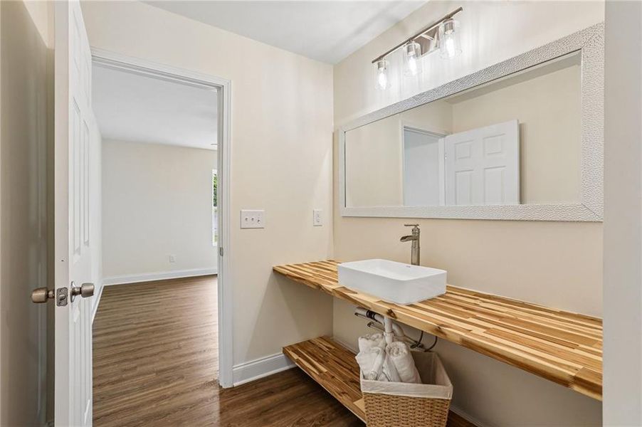 Furnished interior view inside a new home in , Jasper (Image 6).