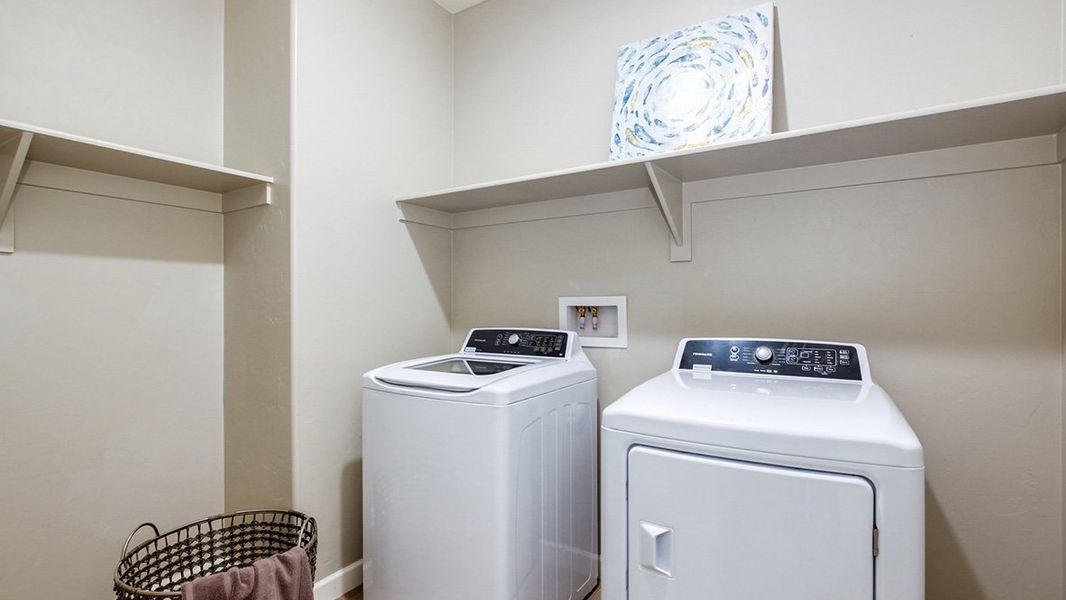 Representative furnished interior of a home built from the Citrine - Plan 5042 by D.R. Horton in Sycamore Vista, Vail (Image 39). Representative furnished interior of a home built from the Citrine - Plan 5042 by D.R. Horton in Sycamore Vista, Vail (Image 39).