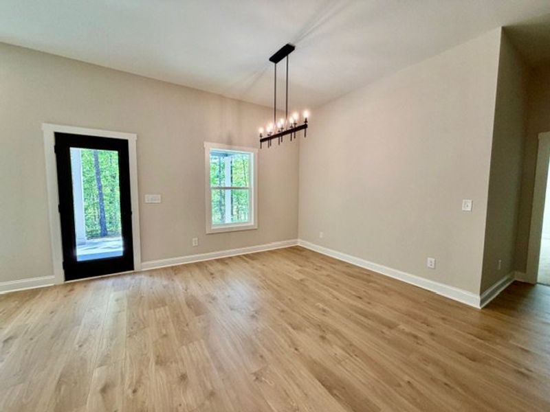 Spacious, unfurnished interior of a new home in Deer Creek, Moreland (Image 10).