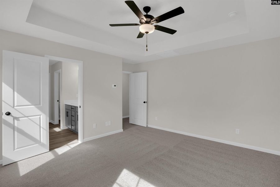 Spacious, unfurnished interior of a new home in Rolling Hills, Prosperity (Image 32).