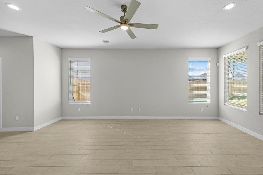 Spacious, unfurnished interior of a new home in Grand Oaks Village, Houston (Image 22). Spacious, unfurnished interior of a new home in Grand Oaks Village, Houston (Image 22).