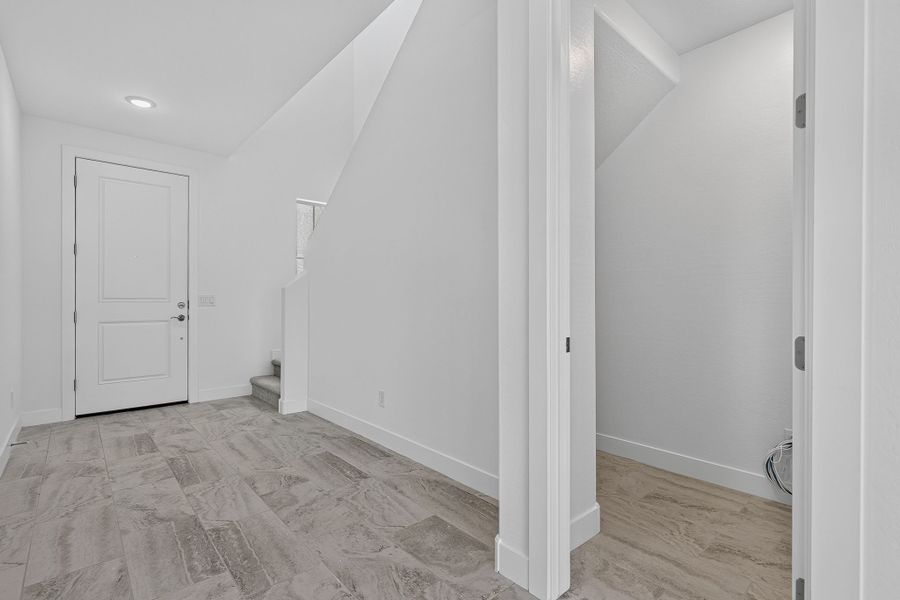 Spacious, unfurnished interior of a new home in The Grove at El Cidro, Goodyear (Image 27).