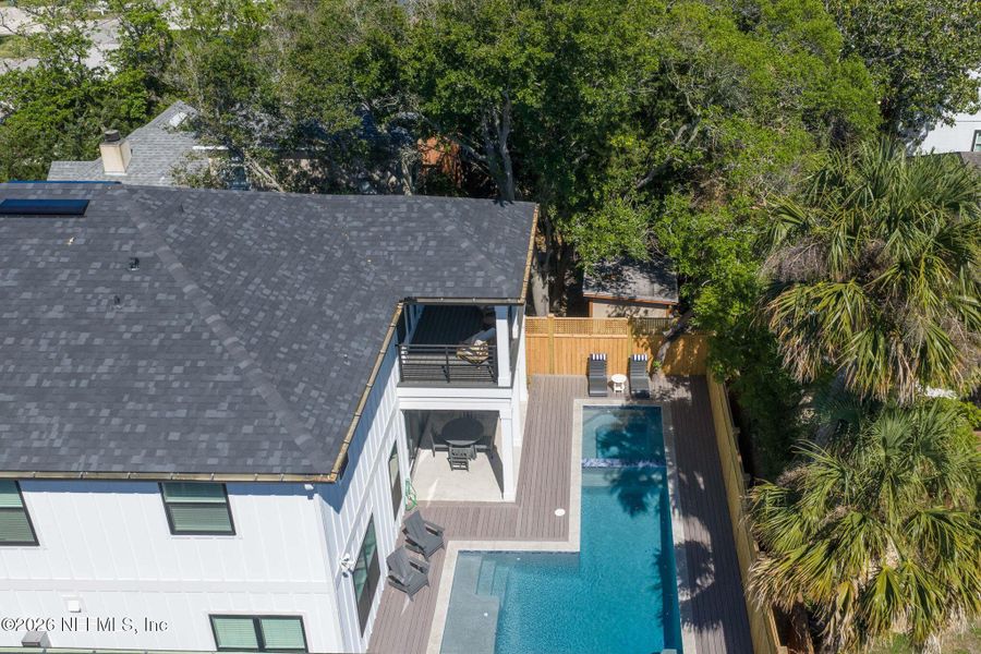 Exterior details and patio area of a home in , Jacksonville Beach (Image 48).