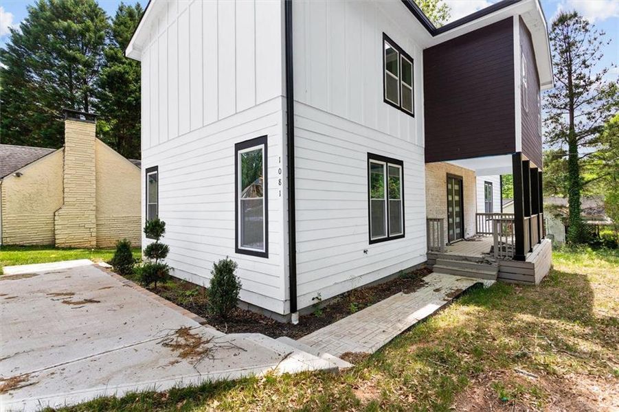 Exterior details and patio area of a home in , Atlanta (Image 27).