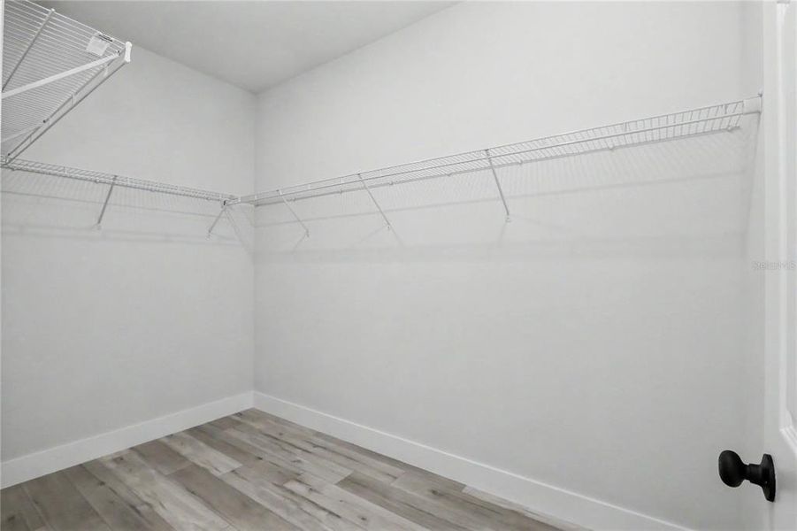 Spacious, unfurnished interior of a new home in , Citrus Springs (Image 39).