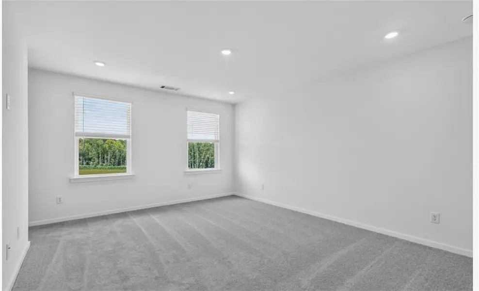 Spacious, unfurnished interior of a new home in Timber Ridge, Douglasville (Image 12).