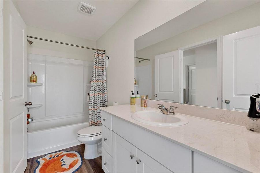 Furnished interior view inside a new home in Meadow Park, Melissa (Image 8). Furnished interior view inside a new home in Meadow Park, Melissa (Image 8).