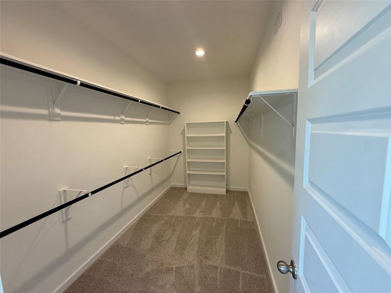 Spacious, unfurnished interior of a new home in Huntington Place, Rosharon (Image 7). Spacious, unfurnished interior of a new home in Huntington Place, Rosharon (Image 7).