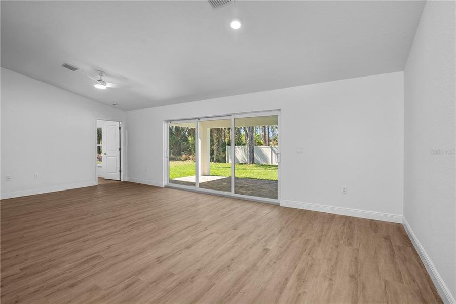 Spacious, unfurnished interior of a new home in , North Port (Image 9).