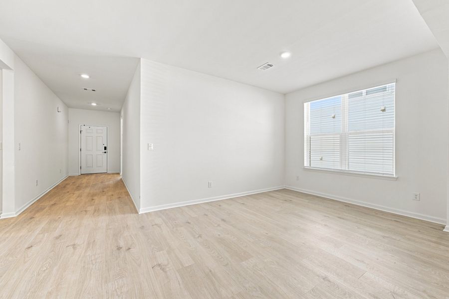 Spacious, unfurnished interior of a new home in Ambridge, Conway (Image 31).
