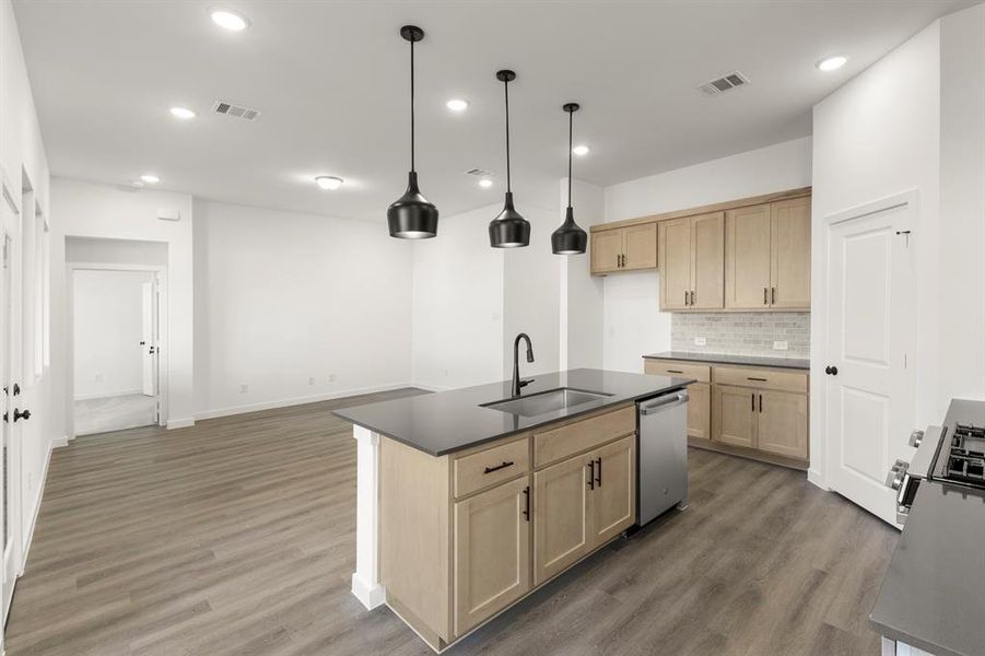 15. 1500 Eagle - Kitchen (4)