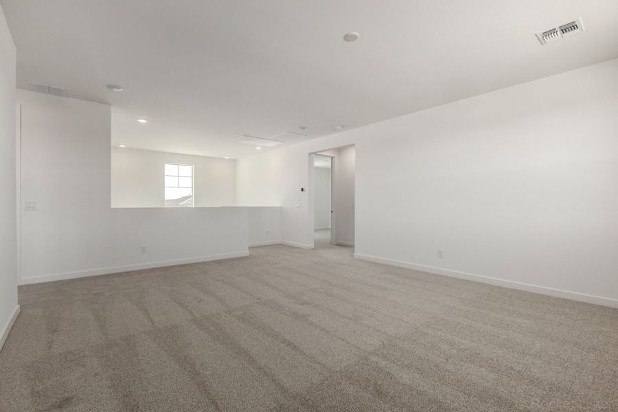 Spacious, unfurnished interior of a new home in Landmarke, San Tan Valley (Image 12).