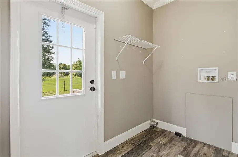 Spacious, unfurnished interior of a new home in , Bushnell (Image 31).