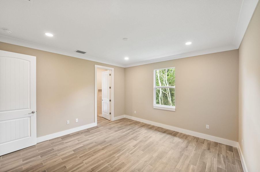 Spacious, unfurnished interior of a new home in , Fort Pierce (Image 21).