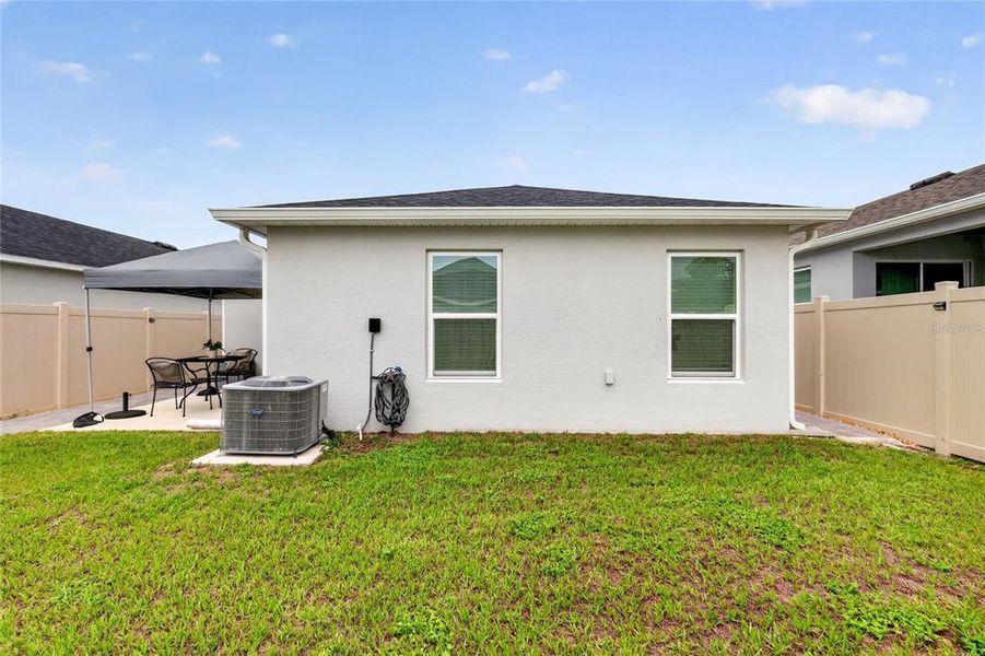 Exterior details and patio area of a home in , Clermont (Image 25).