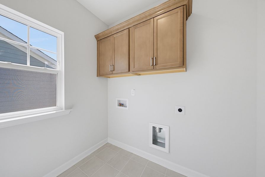 Spacious, unfurnished interior of a new home in Sweetbrier, Durham (Image 29).