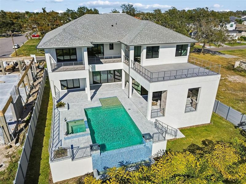 Exterior details and patio area of a home in , Tampa (Image 3).